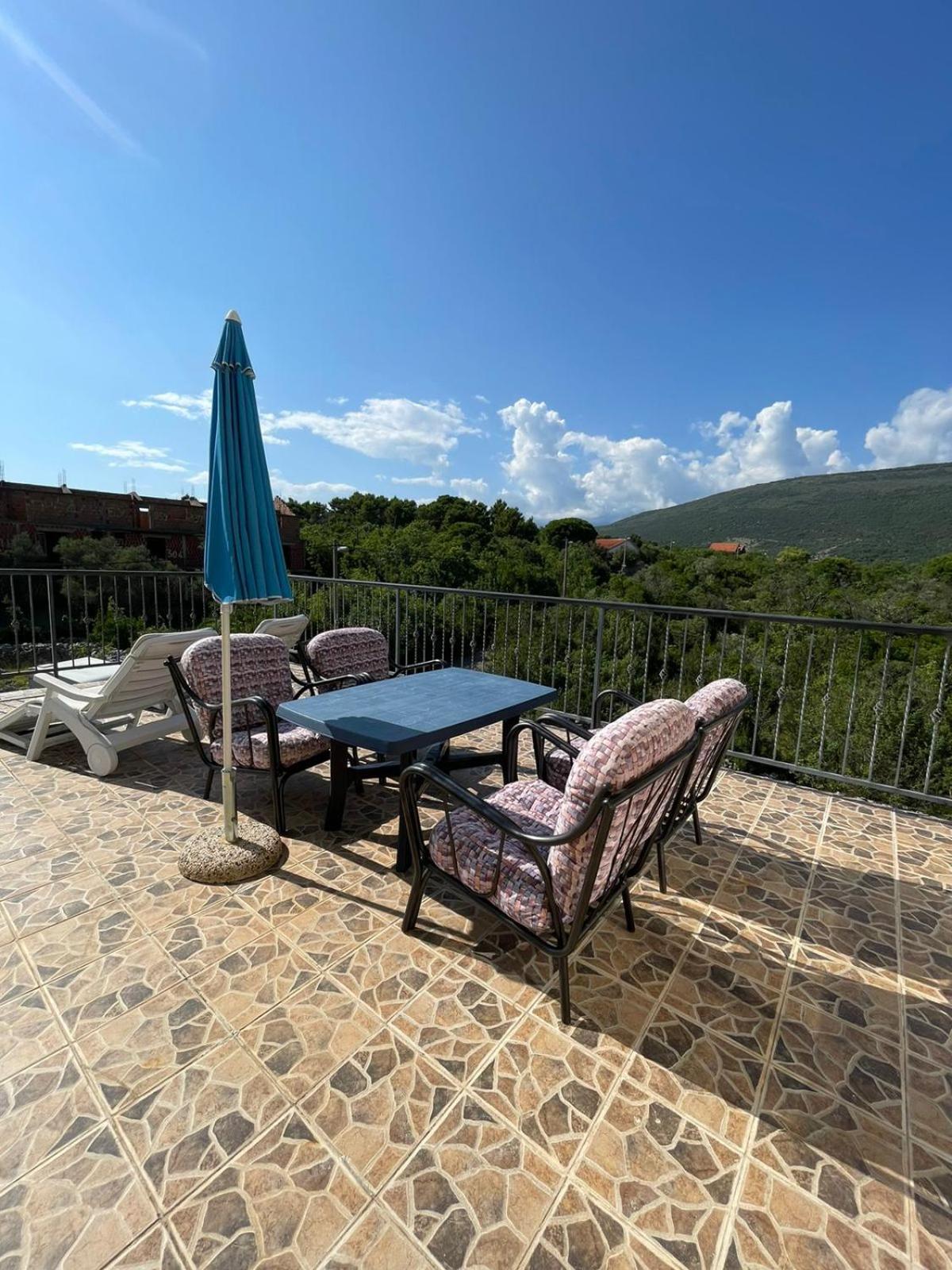 Apartments Villa-G Lustica Teodo Esterno foto