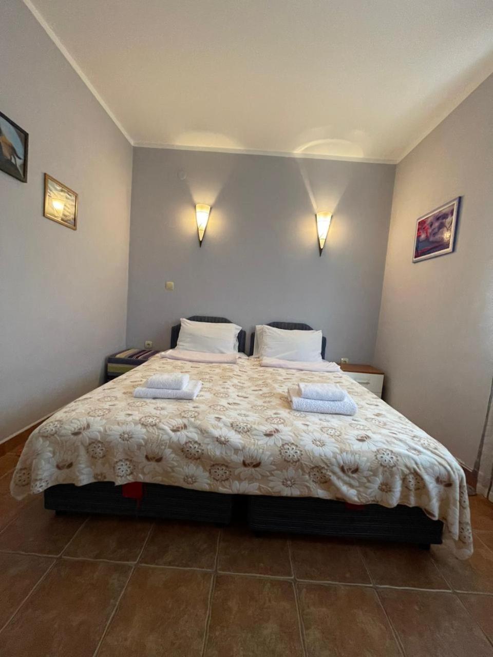 Apartments Villa-G Lustica Teodo Esterno foto